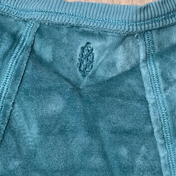 Free People FP Movement Velour Sweatshirt in Jewel Teal Blue Large - Picture 4 of 5